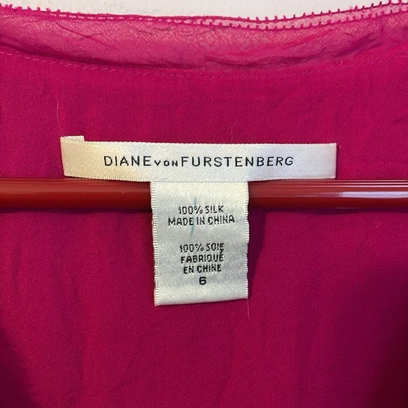 Diane Von Furstenberg Silk Fuscia Lace Up Front Cap Sleeve Blouse size 6 - Picture 5 of 15